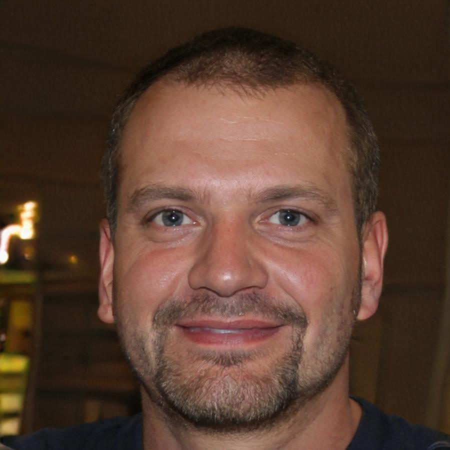 Portrait de Guillaume Moreau, expert en finances personnelles